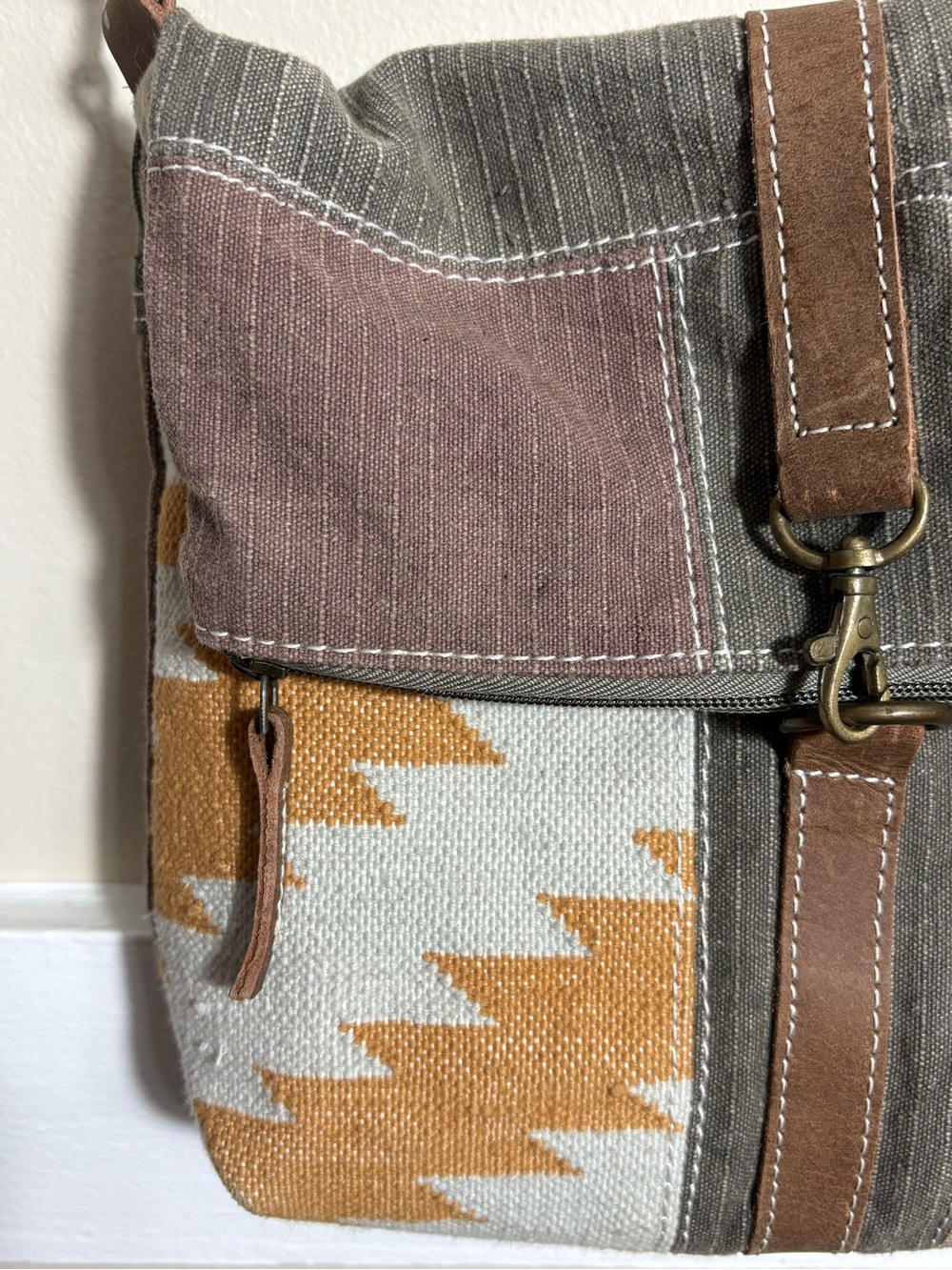 Southwestern Aztec Woven Crossbody Bag Boho Canvas Leather Trim Satchel - Picture 4 of 13